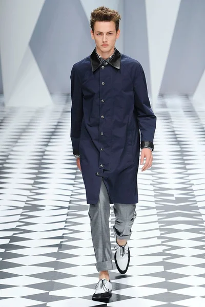Look 4
